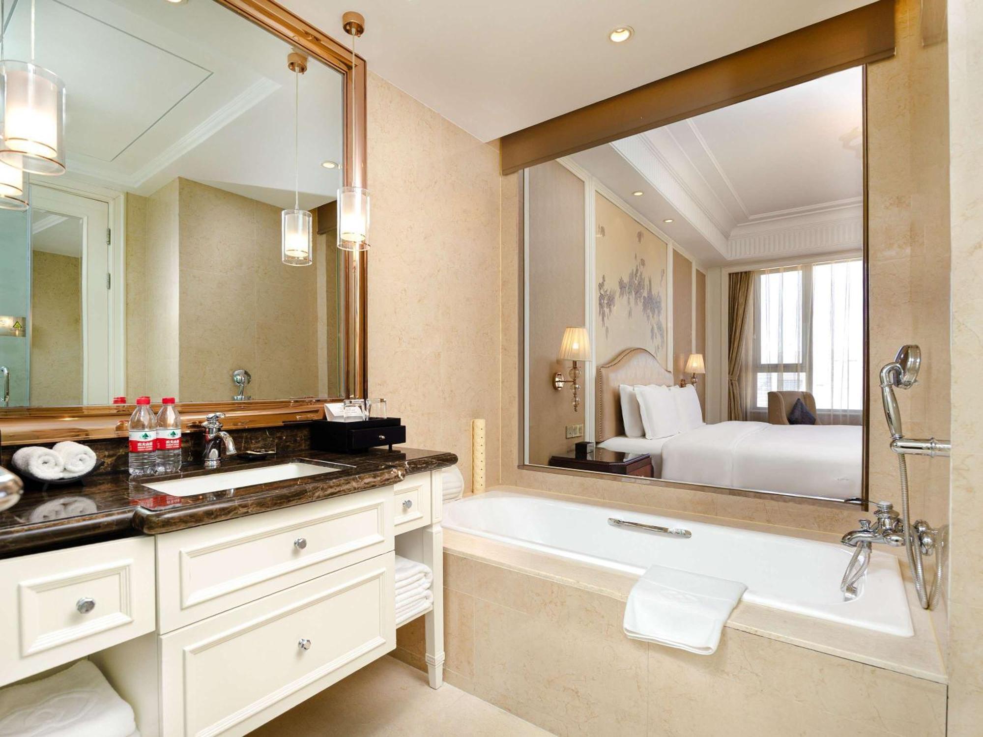 Отель Sofitel Синин Экстерьер фото